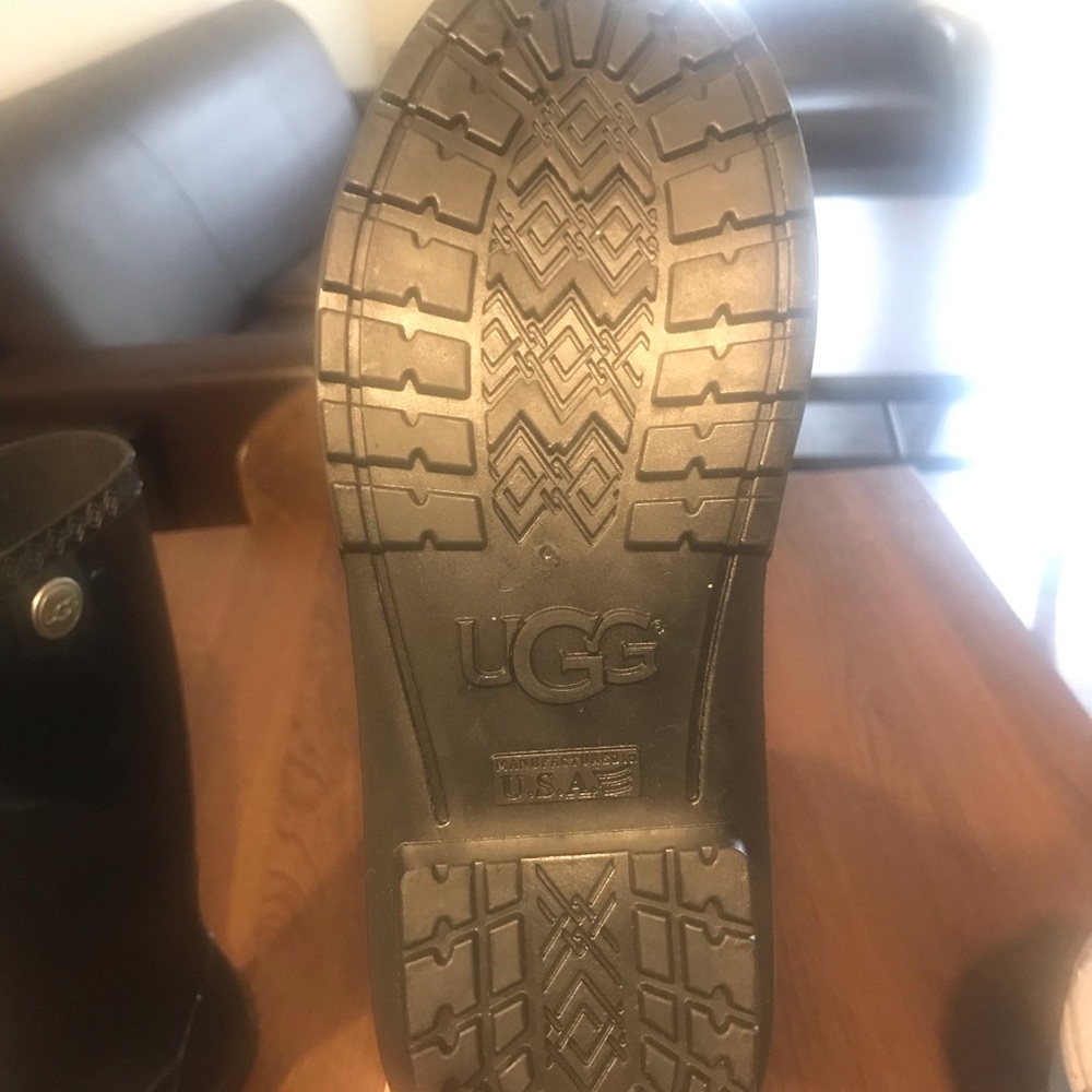 Ugg rain boots - Picture 3 of 5